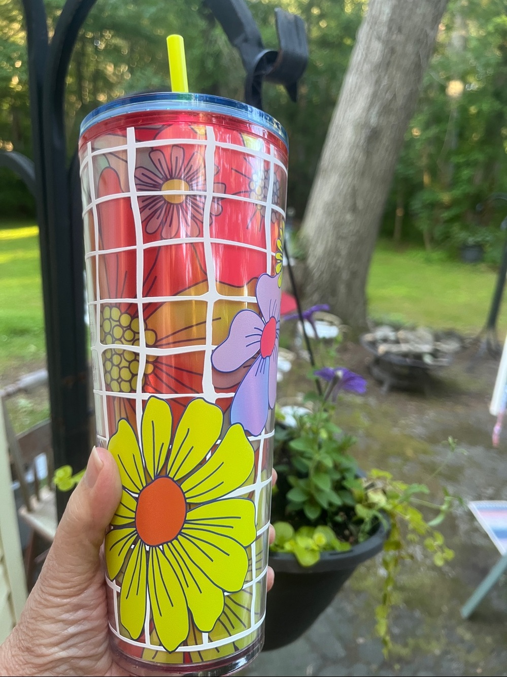 Starbucks Summer 2024 Floral Pool Grid Venti Tumbler  70s-style flower pattern.
